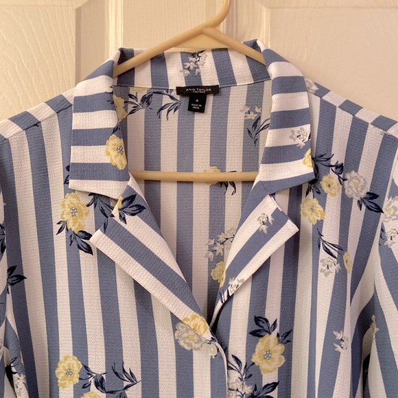 Ann Taylor Blouse Blue White Stripe Floral Tie at Waist Long Sleeve WM SZ M 💛 - Picture 3 of 11